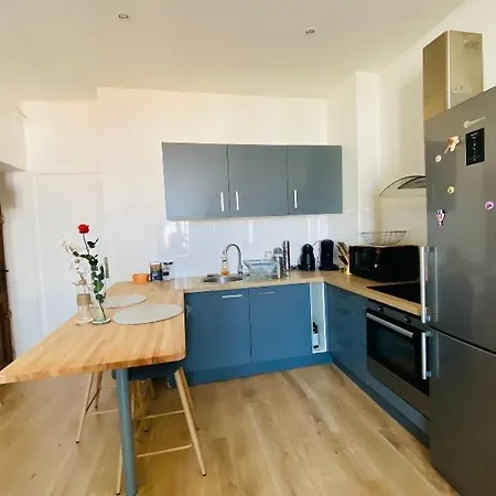 Charmant T2 Sur Le Port De La Ciotat *